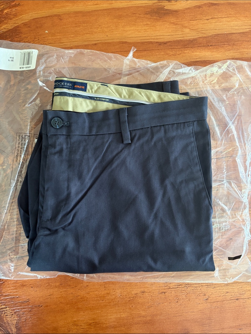Dockers Men's Signature Khaki Athletic Fit in Navy 38x34 NWT